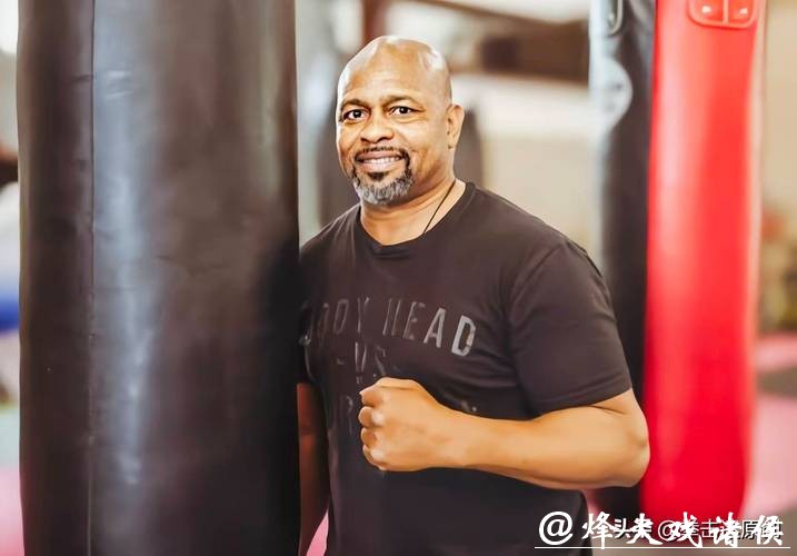 传奇拳王小罗伊·琼斯向新星伊陶玛发出重要忠告:登顶世界冠军需谨慎前行 传奇拳王小罗伊·琼斯向新星伊陶玛发出重要忠告:登顶世界冠军需谨慎前行